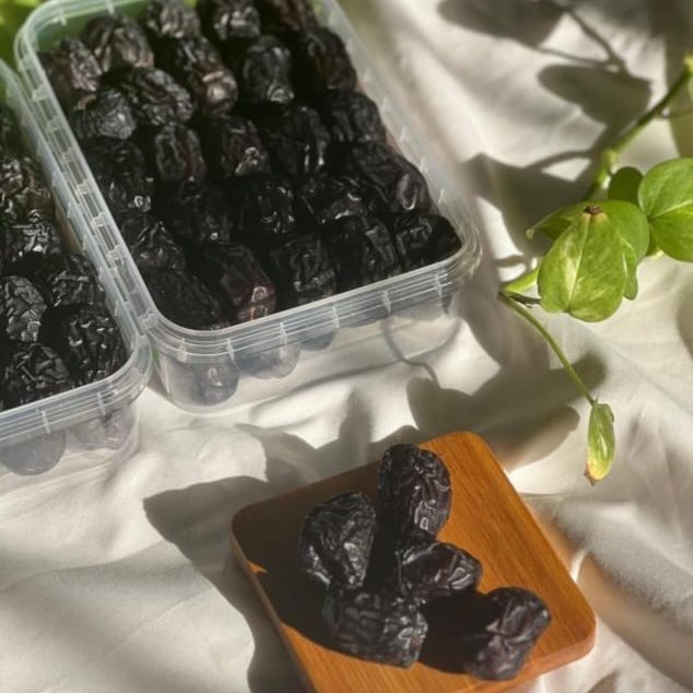 تمر عجوة المدينة فاخر (نص كيلو)